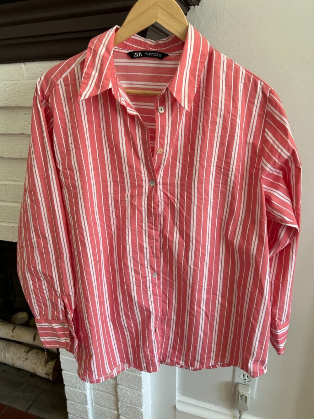 Zara Button down Shirt Coral Pink and White Stripes Size Large